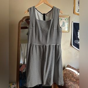 Merona Black and White Striped Square Neck Dress L